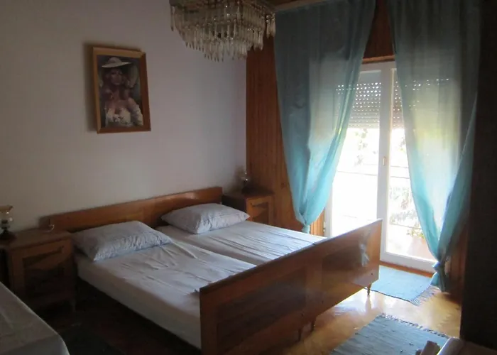 With A Parking Space Starigrad, Paklenica - 11452 بيت ضيافة 3*