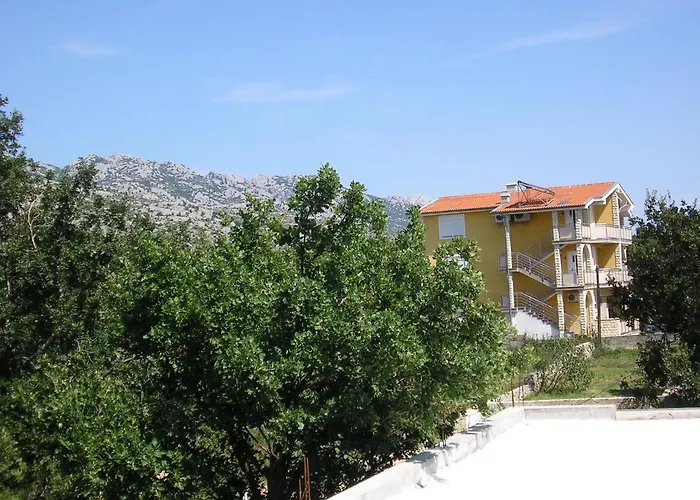 With A Parking Space Starigrad, Paklenica - 11452 בית הארחה 3*